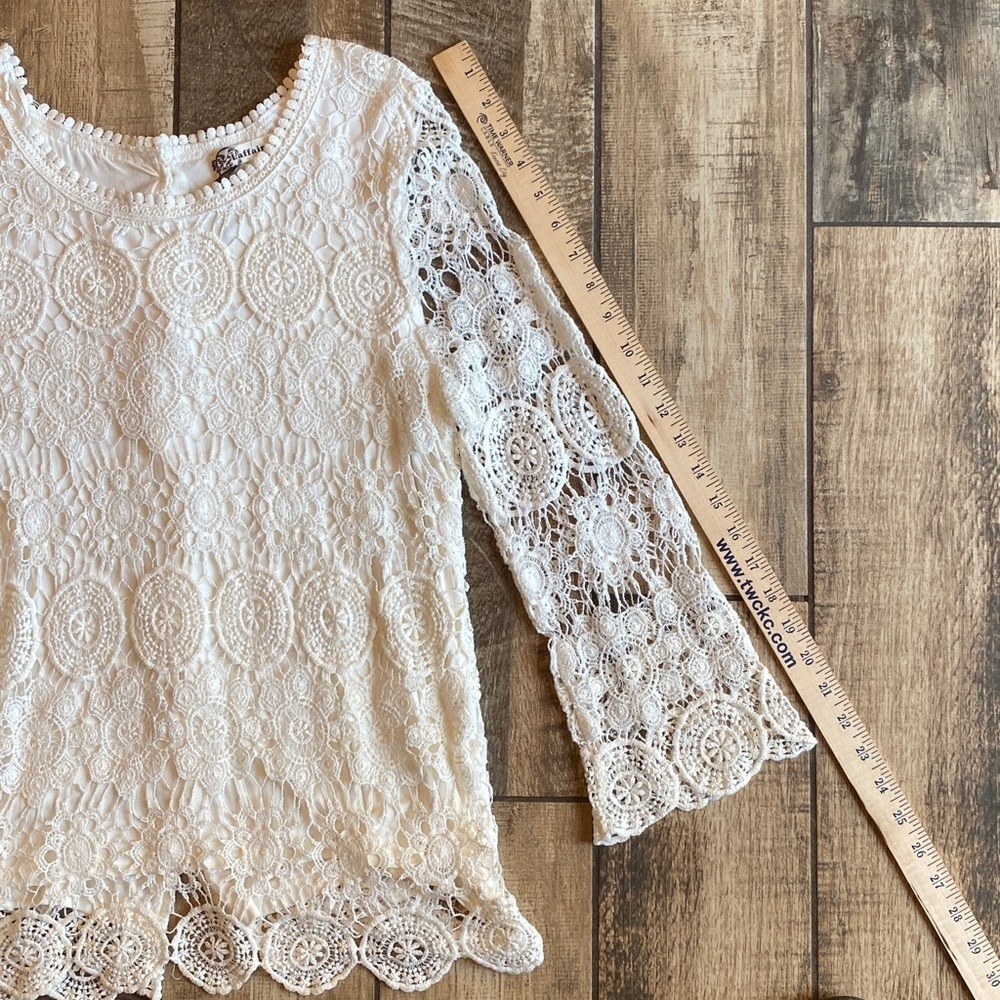 Laffaire Elegant Cream Lace Top ๐ - Picture 8 of 11